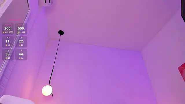sara_frost live cam on StripChat