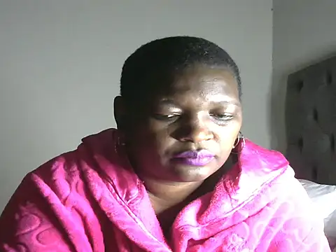 Quelete live cam on StripChat