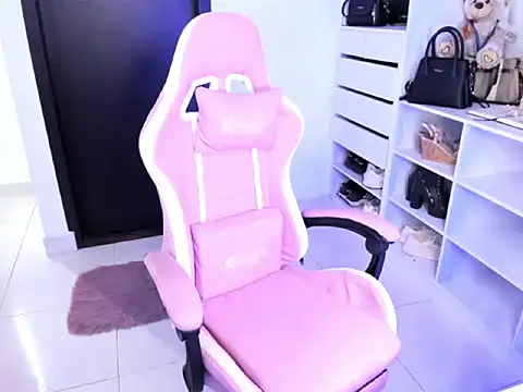 cristina697 webcam