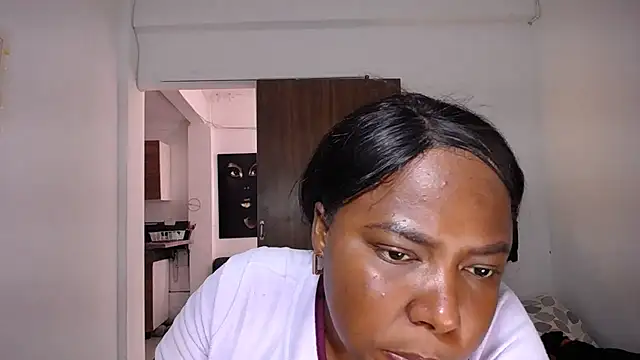 yselahot live cam on StripChat