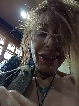 frozenwaffle - FrozenWaffle's free webcam - UK Sex Cams