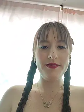 Belly_Rosse live cam on StripChat