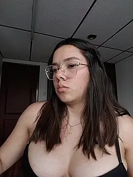 EmmaSulivan live cam on StripChat