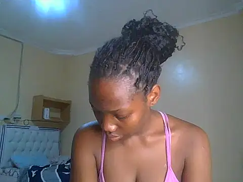 Mariana_150 live cam on StripChat