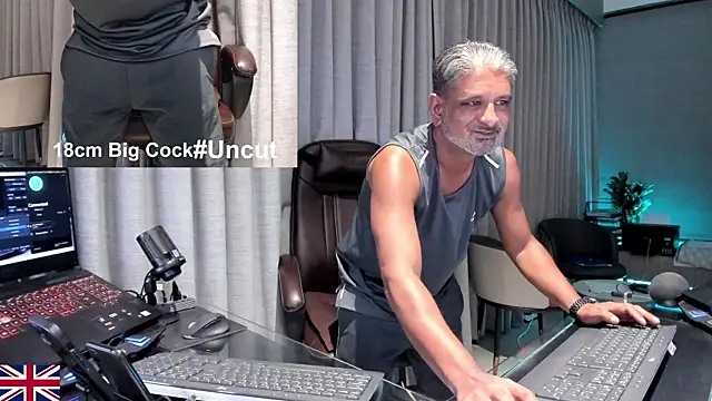 OnlineBossUK live sex cam