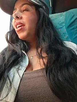 luianna (F young) - He oils and bounces my breasts in public