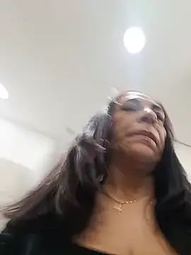 _kamy_hot (Ask my age) - Boobs out in public 🤫 coworker