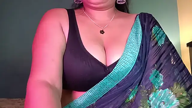 YourDesi_Laila_ webcam