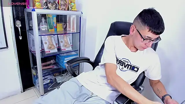 Alexx_bigcockk webcam