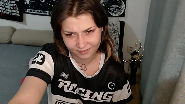 AlienforTwenty webcam