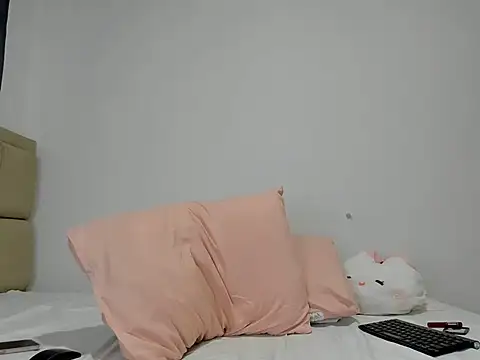 Scarletcute24 webcam