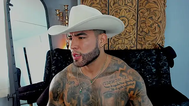 Aaron_Vega webcam
