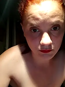 adrienn01 webcam
