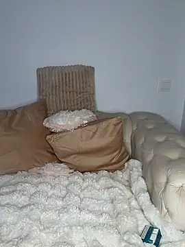 CurvyBlondiee webcam