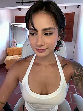Ale_Lewis webcam