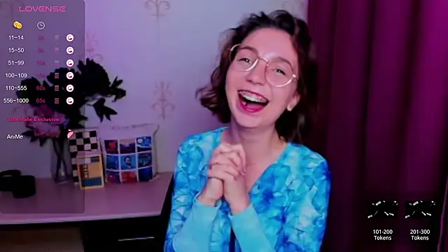 KindHazelHere_ webcam