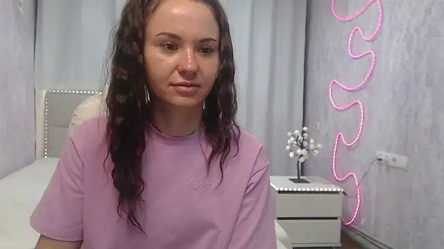 KaraCriegs webcam