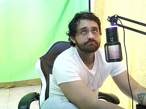 aronmiller404 webcam