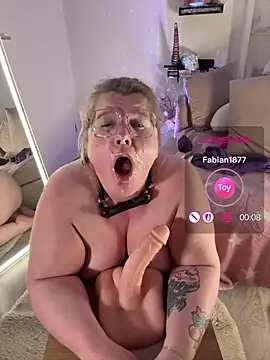 KimberlyCurves webcam