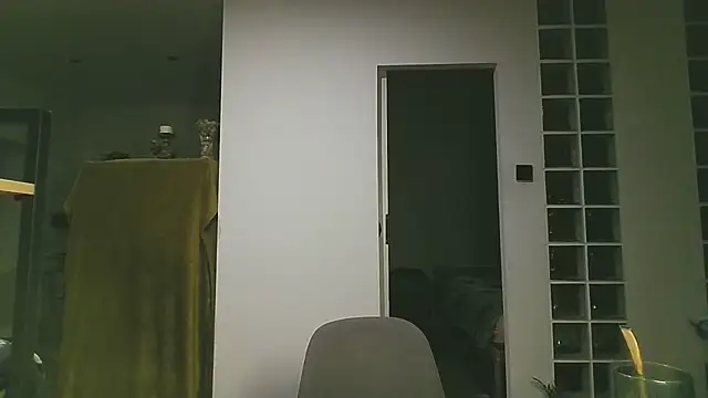 BehindBlueEyesss webcam