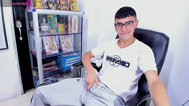 Alexx_bigcockk webcam