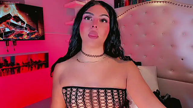 Maia_Hotts webcam