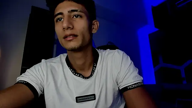 MaxiimoRomano_ webcam