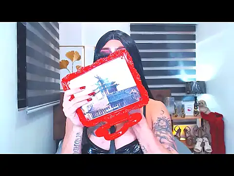 DominateMistressTania webcam
