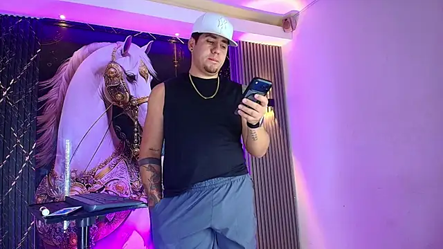 Iam_Josue- live cam on StripChat
