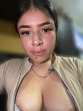 hally-jensen1 webcam