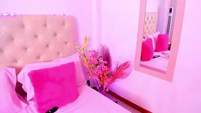 VenusW18_Lm live cam on StripChat