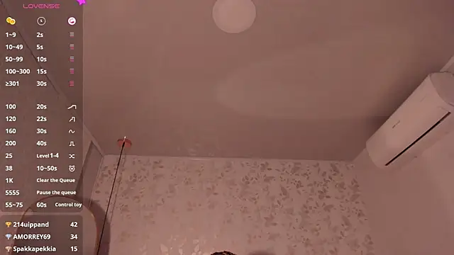 NathalyLeen live cam