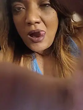 Indianpleasure300 live cam on StripChat