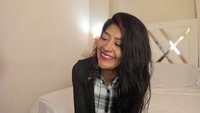 Sky_Collins_ webcam