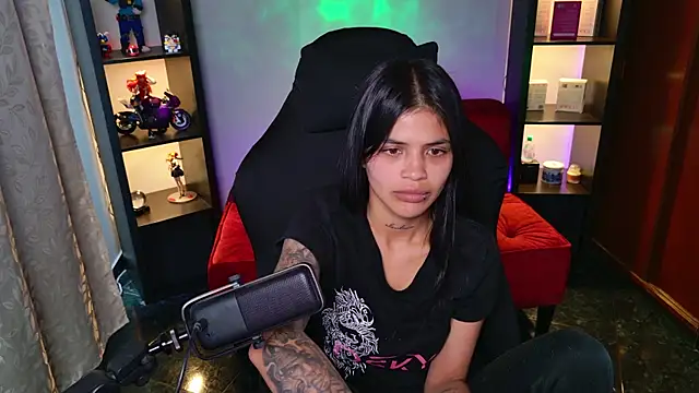 Alaia_Asuka webcam