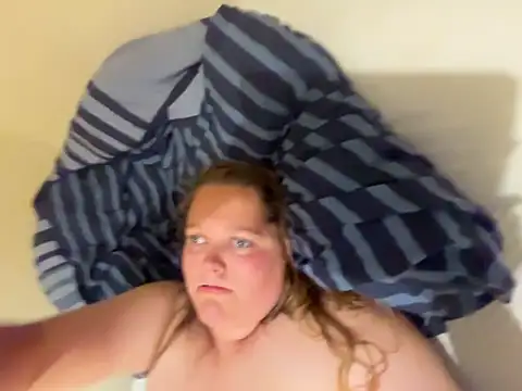 Scarlet1128 webcam