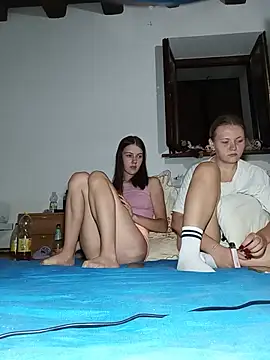 ella_maya webcam