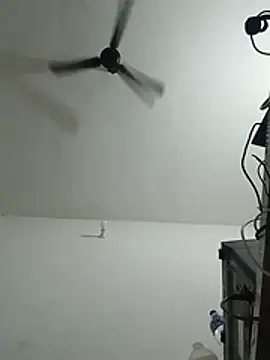 Secret_Heartbeat_143 webcam