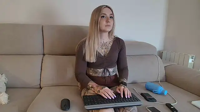 tattoobbgirl webcam