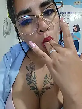 MAYE__13 webcam
