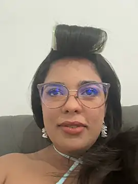 SecretBrunette webcam