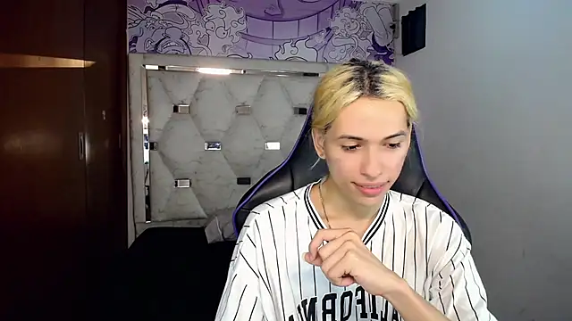 Larry_craft webcam
