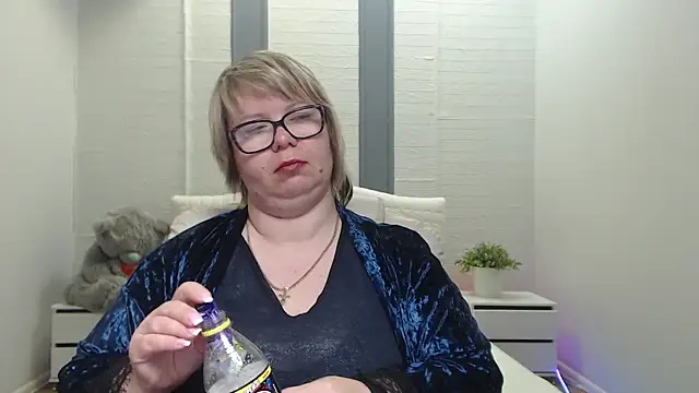 BonnnyBoobsy webcam
