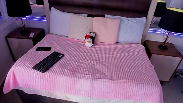 LunaBelleth webcam