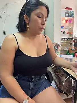 ISABELLA__LUNA webcam