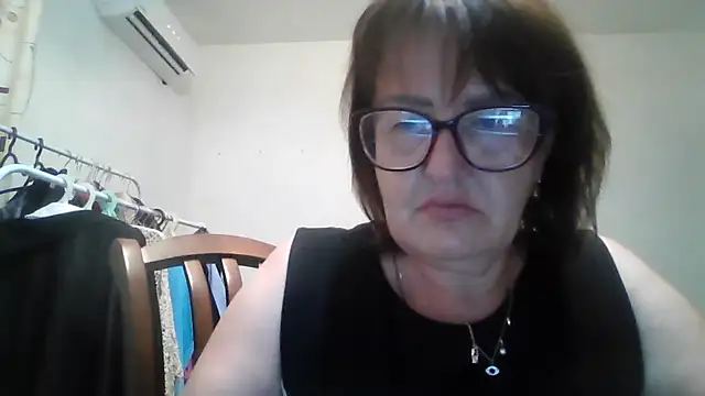 ErikaXShine webcam
