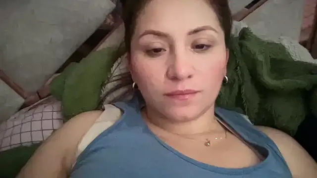EmmaAlba05 webcam