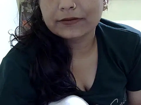 Pyari_Hina webcam