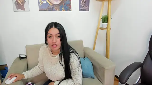 LucyBloom_ webcam