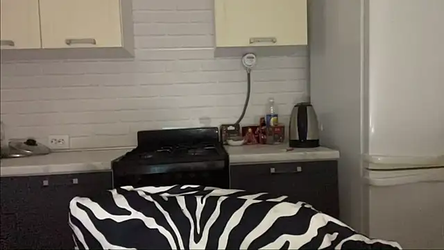 IsabellaQiueen webcam